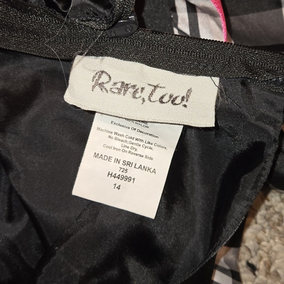 Stylish Black and White Plaid Kids Dress with Pink Accent - Picture 4 of 4